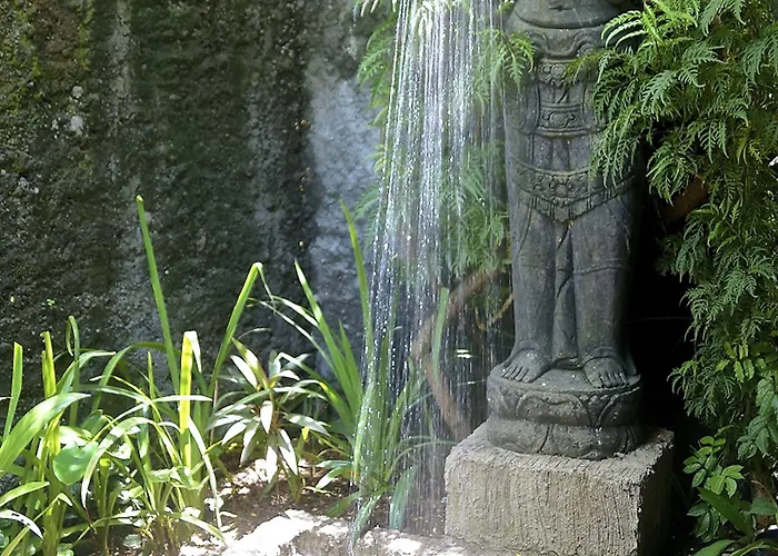 ベッド・アンド・ブレックファスト Aahh Bali ジンバラン